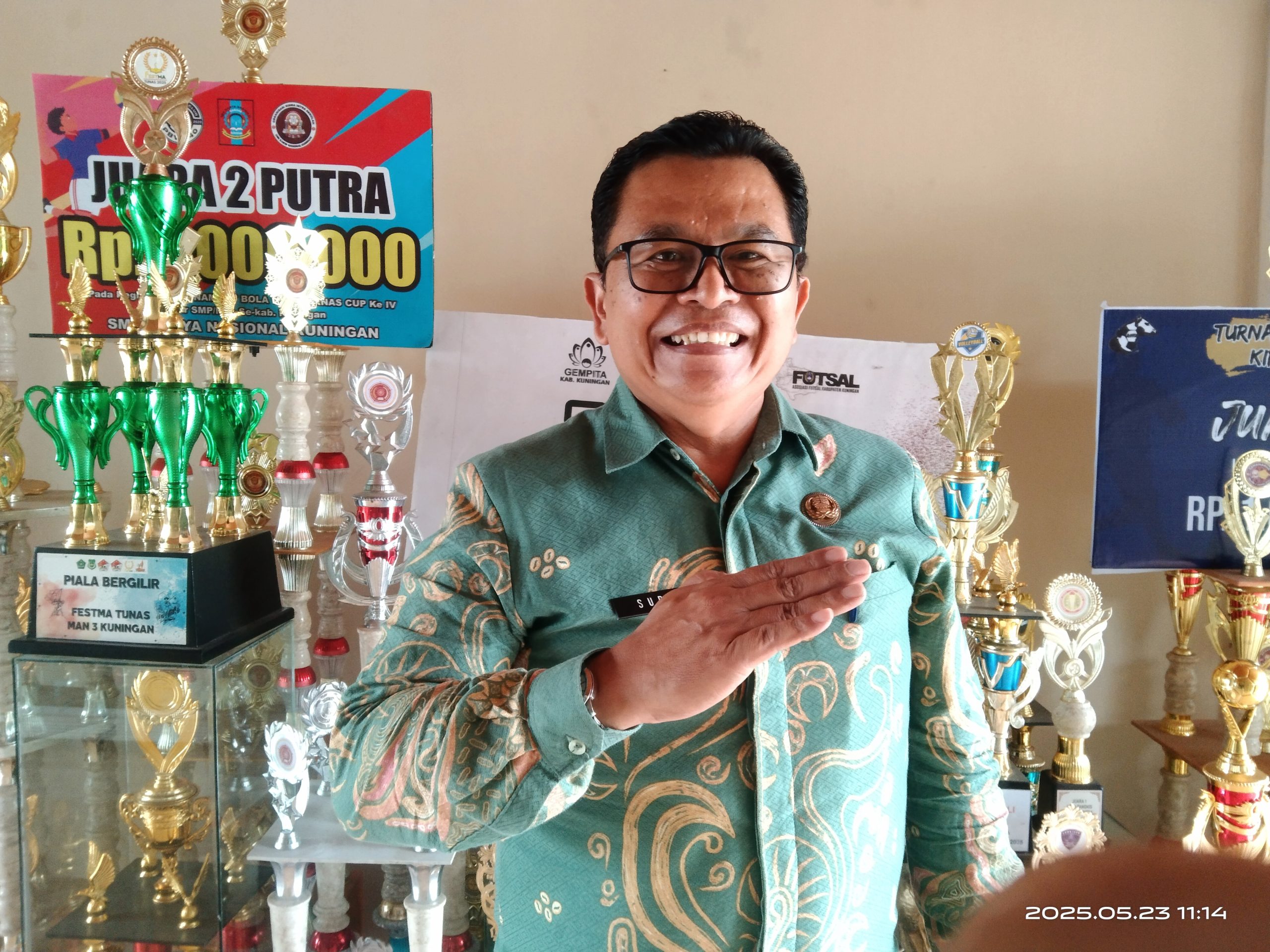 MIMPI KE DEPAN PGRI HARUS MENJADIKAN ANGGOTANYA GURU YANG PROFESIONAL, BERMARTABAT, SEJAHTERA DAN TERLINDUNGI