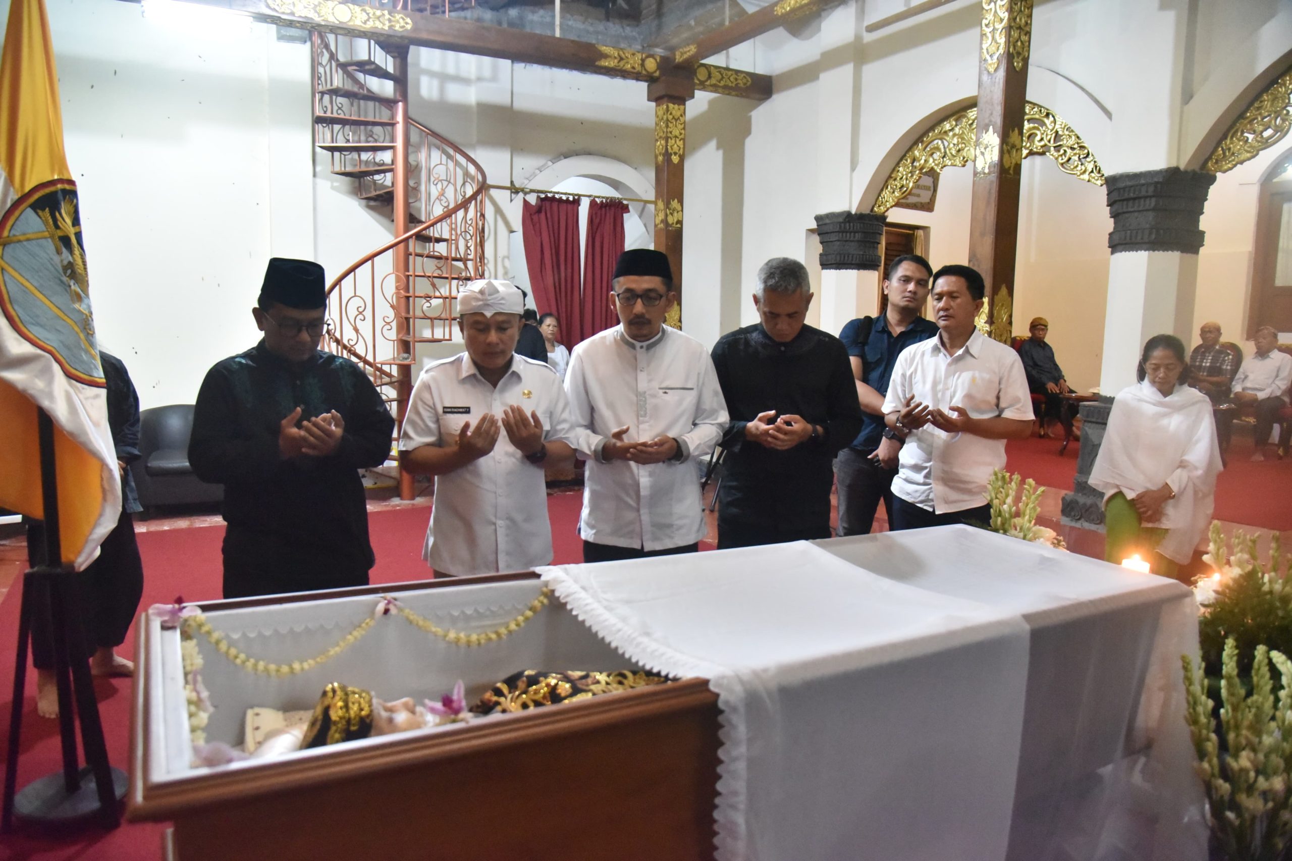 Pangeran Djatikusumah Meninggal, Bupati Dian Bertakziah ke Paseban Cigugur