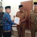 Penyerahan SK dan Pelepasan Calon Purna Bhakti Pegawai Negeri Sipil
