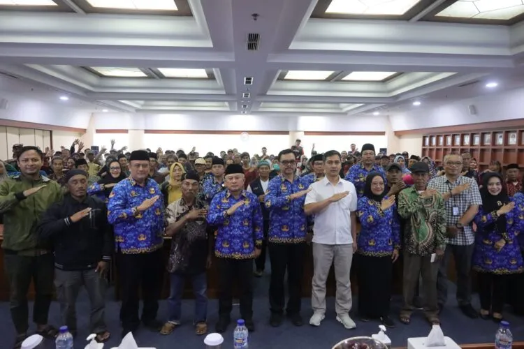 470 Petani Tembakau Dan Pekerja Pabrik Rokok Terima Blt Dbhcht 5 750x500 1