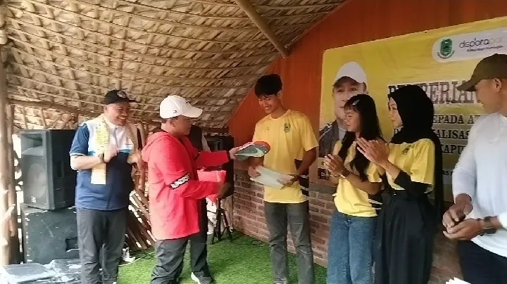 Bupati Kuningan Berikan Penghargaan Kepada Atlet
