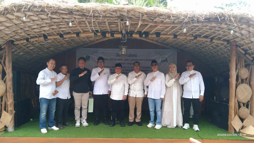 Bupati Kuningan Dr. H. Dian Rachmat Yanuar M. Si