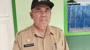 Camat Ciawi Gebang R. Iman