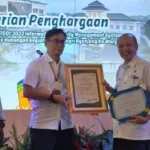 Kadisdukcapil Kuningan Yudi N Terima Penghargaan