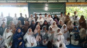 Para Santri Lanjut Usia