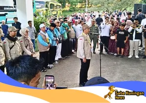 244 Jemaah Haji Kloter 39 Asal Kuningan Tiba dengan Selamat, Bupati Sambut Langsung di Halaman Masjid KIC