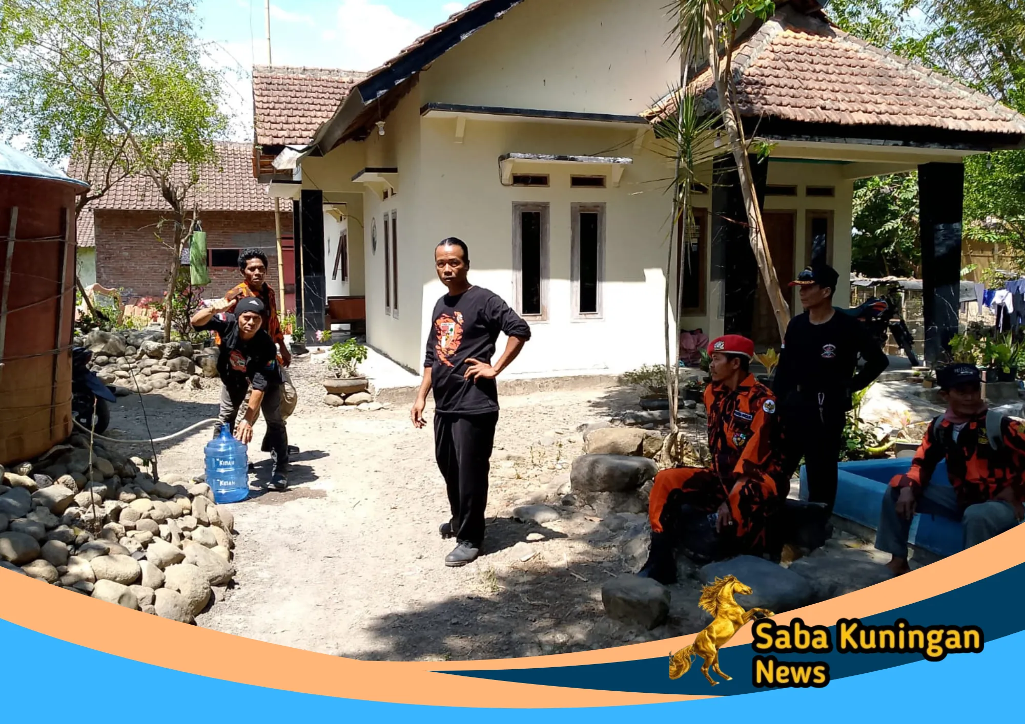 Dilanda Kekeringan Hampir Dua Bulan, Ranting PP kalimati & PAC Japara Salurkan Bantuan Air Bersih untuk Warga Desa Kalimati